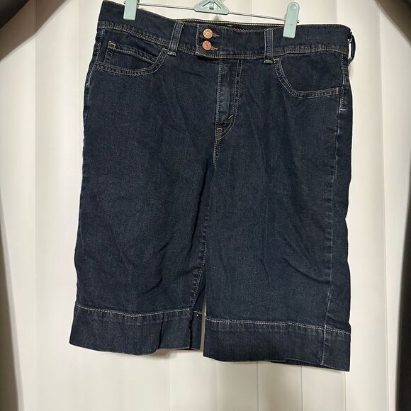 LEVI 515 BERMUDA JEAN SHORTS - Picture 1 of 10